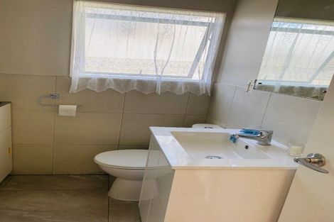 Photo of property in 82 Sykes Road, Weymouth, Auckland, 2103