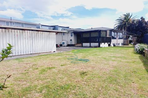Photo of property in 50 Convair Crescent, Mangere, Auckland, 2022