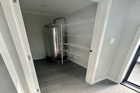 Photo of property in 2 Whakato Avenue, Kumeu, 0810