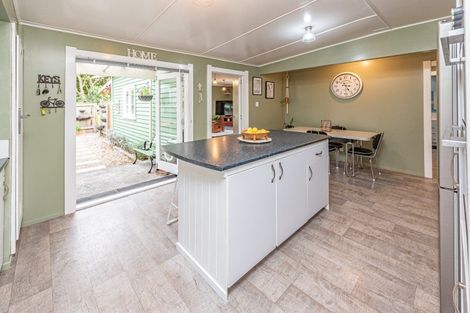 Photo of property in 21 Stewart Street, Aramoho, Whanganui, 4500