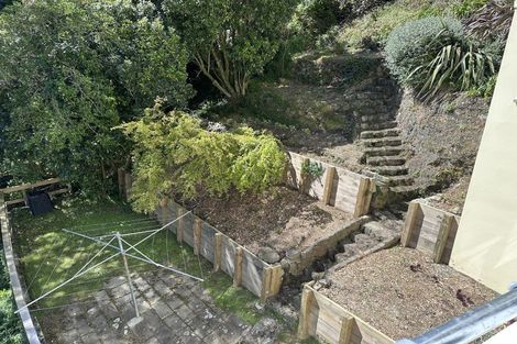 Photo of property in 2/20 Saint Michaels Crescent, Kelburn, Wellington, 6012