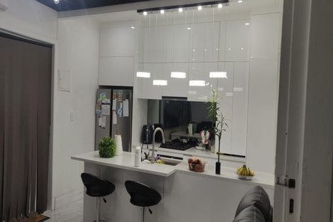 Photo of property in 118a Hutchinson Avenue, New Lynn, Auckland, 0600