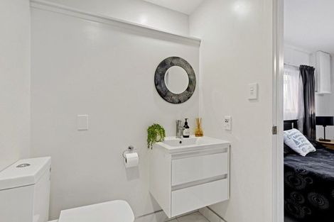 Photo of property in 26 Glencoe Road, Browns Bay, Auckland, 0630