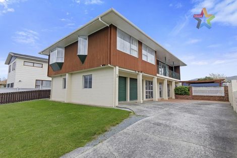 Photo of property in 3 Earlston Grove, Avalon, Lower Hutt, 5011