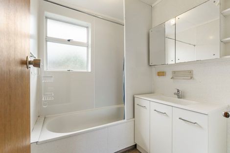 Photo of property in 20 Arawata Avenue, Welcome Bay, Tauranga, 3112