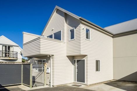 Photo of property in 8a Stone Street, Miramar, Wellington, 6022