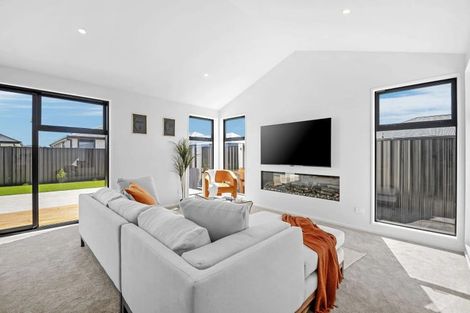 Photo of property in 15 Mcgarry Drive, Kaiapoi, 7630