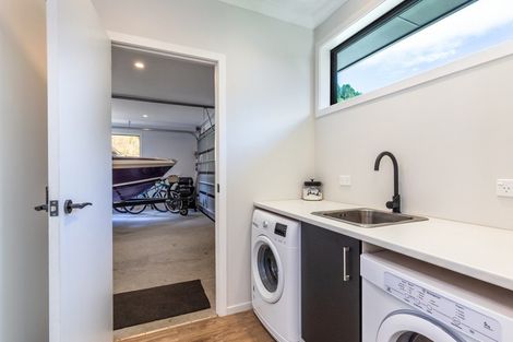 Photo of property in 13 Sparrowhawk Way, Kinloch, Taupo, 3377