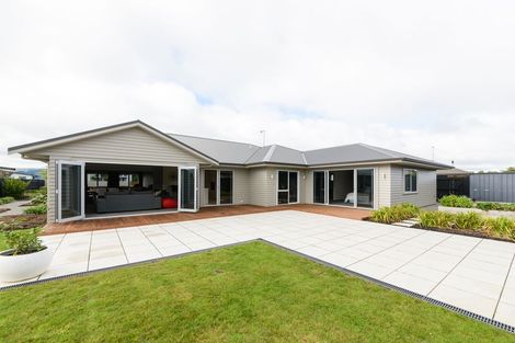 Photo of property in 35 Rodeo Drive, Kelvin Grove, Palmerston North, 4414
