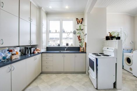 Photo of property in 63 Avondale Road, Taradale, Napier, 4112