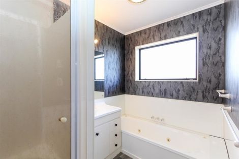 Photo of property in 1a Turakina Street, Merrilands, New Plymouth, 4312