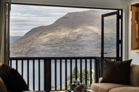 Photo of property in 13 Caples Place, Fernhill, Queenstown, 9300