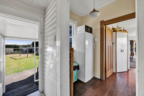 Photo of property in 1491 Eltham Road, Kaponga, Hawera, 4679