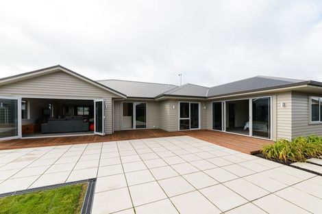 Photo of property in 35 Rodeo Drive, Kelvin Grove, Palmerston North, 4414