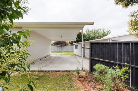 Photo of property in 33 Rhodes Drive, Kelvin Grove, Palmerston North, 4414