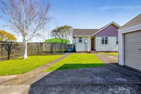 Photo of property in 156 Glover Road, Hawera, 4610