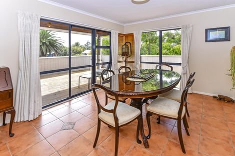 Photo of property in 6 Gleneagles Grove, Wattle Downs, Auckland, 2103