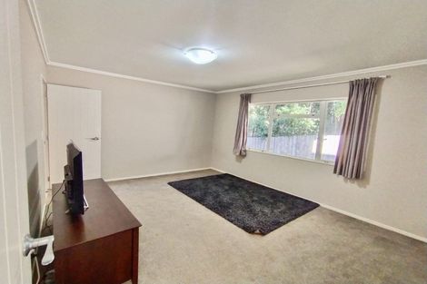 Photo of property in 1/15 Alamein Avenue, Belmont, Auckland, 0622