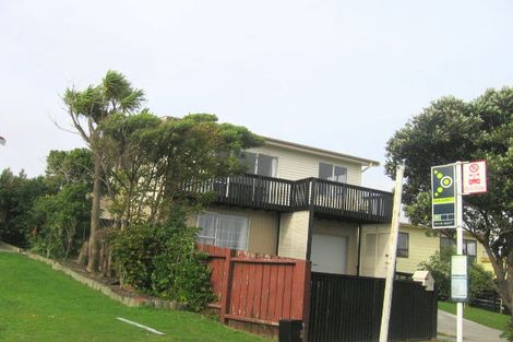 Photo of property in 143 Conclusion Street, Ascot Park, Porirua, 5024