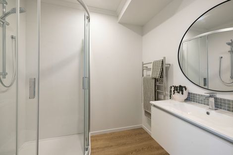 Photo of property in 6 Ruakiwi Road, Hamilton Lake, Hamilton, 3204