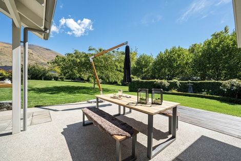 Photo of property in 9 Hollyhock Lane, Wanaka, 9305