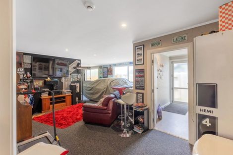 Photo of property in 11 Monaco Grove, Fitzherbert, Palmerston North, 4410