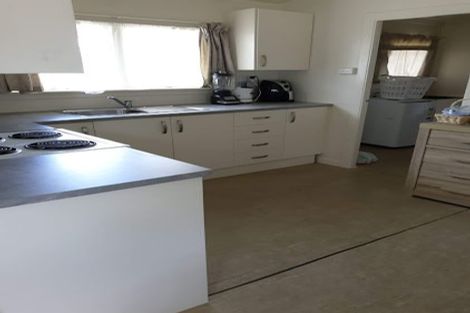 Photo of property in 37c Paramu Avenue, Birkdale, Auckland, 0626