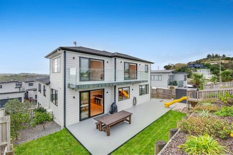 Photo of property in 7 Manawanui Way, Orewa, 0931