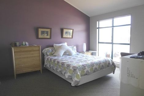 Photo of property in Tennyson Apartments, 3/25 Tennyson Street, Te Aro, Wellington, 6011