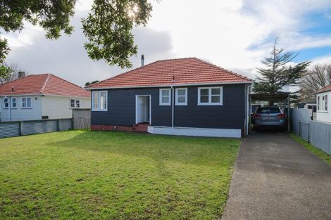 Photo of property in 8 Victor Street, Dannevirke, 4930