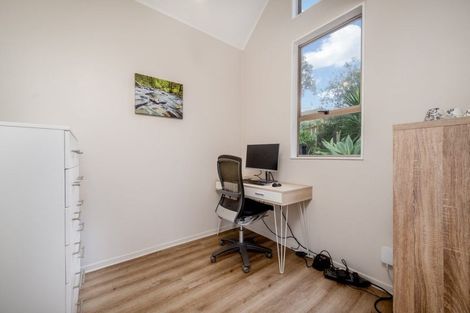 Photo of property in 2/9 Imogene Way, Half Moon Bay, Auckland, 2012