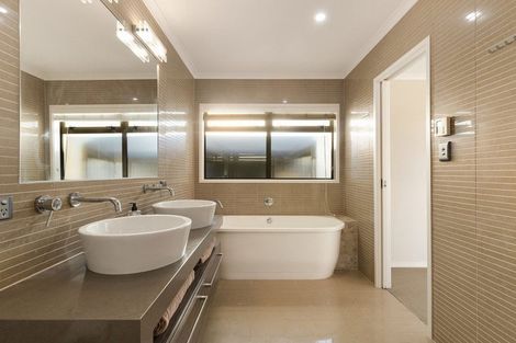 Photo of property in 28 Rexford Heights, Pyes Pa, Tauranga, 3112