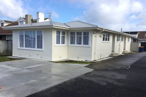 Photo of property in 208 Te Atatu Road, Te Atatu South, Auckland, 0610