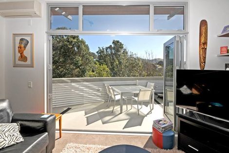 Photo of property in 126 Creswick Terrace, Northland, Wellington, 6012