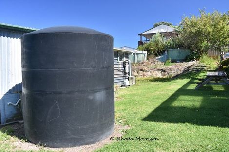 Photo of property in 32 Sandy Beach Road, Tinopai, 0593