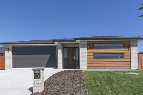 Photo of property in 14 Turpin Road, Riverhead, 0820