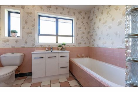 Photo of property in 84 Maidstone Road, Ilam, Christchurch, 8041