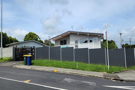 Photo of property in 110 Lauderdale Road, Birkdale, Auckland, 0626