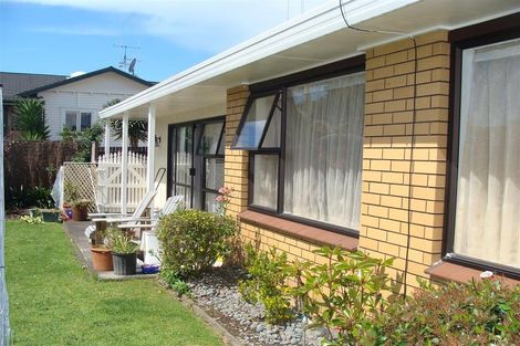 Photo of property in 2/478 Devonport Road, Tauranga South, Tauranga, 3112