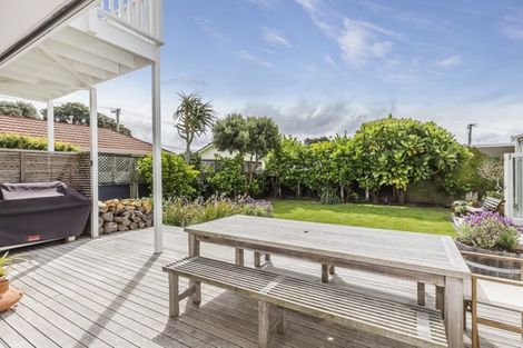 Photo of property in 45 Burnham Street, Seatoun, Wellington, 6022