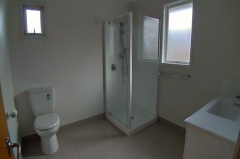 Photo of property in 2/5 Addison Drive, Glendene, Auckland, 0602