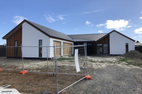 Photo of property in 13 Valour Drive, Rangiora, 7400