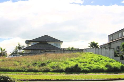 Photo of property in 2 Santa Cruz Drive, Shamrock Park, Auckland, 2016