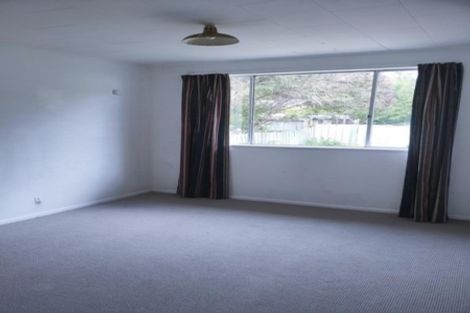Photo of property in 2 Prestige Place, Maoribank, Upper Hutt, 5018