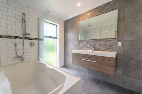 Photo of property in 1 Campbell Street, Geraldine, 7930