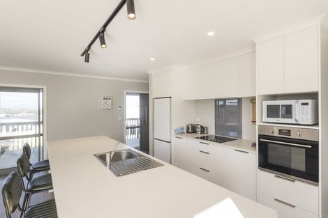 Photo of property in 18 Poplar Grove, Feilding, 4702