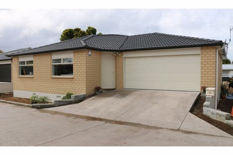 Photo of property in 8 Waitaha Close, Orewa, 0931