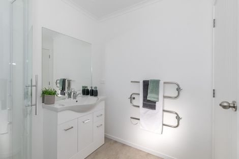 Photo of property in 8 Bosun Place, Te Atatu Peninsula, Auckland, 0610