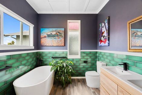 Photo of property in 127 Wellesley Road, Napier South, Napier, 4110