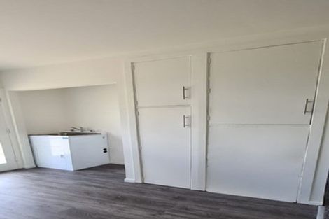 Photo of property in 4/215 Swanson Road, Henderson, Auckland, 0610